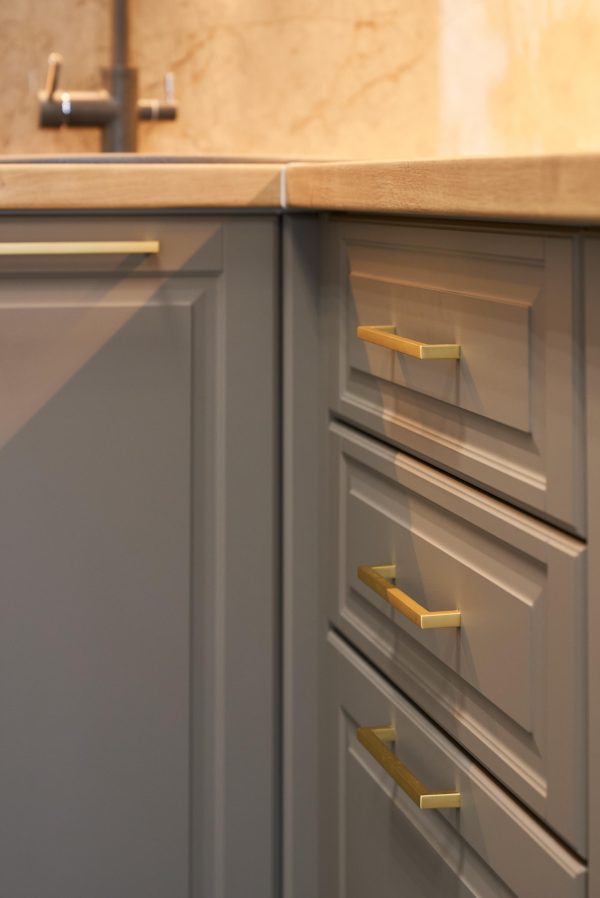 Charcoal / Dark Gray Cabinets